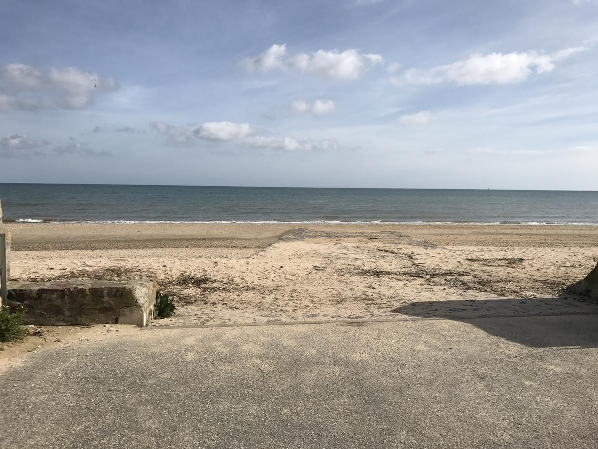 Hotel De La Plage Quinéville Kültér fotó